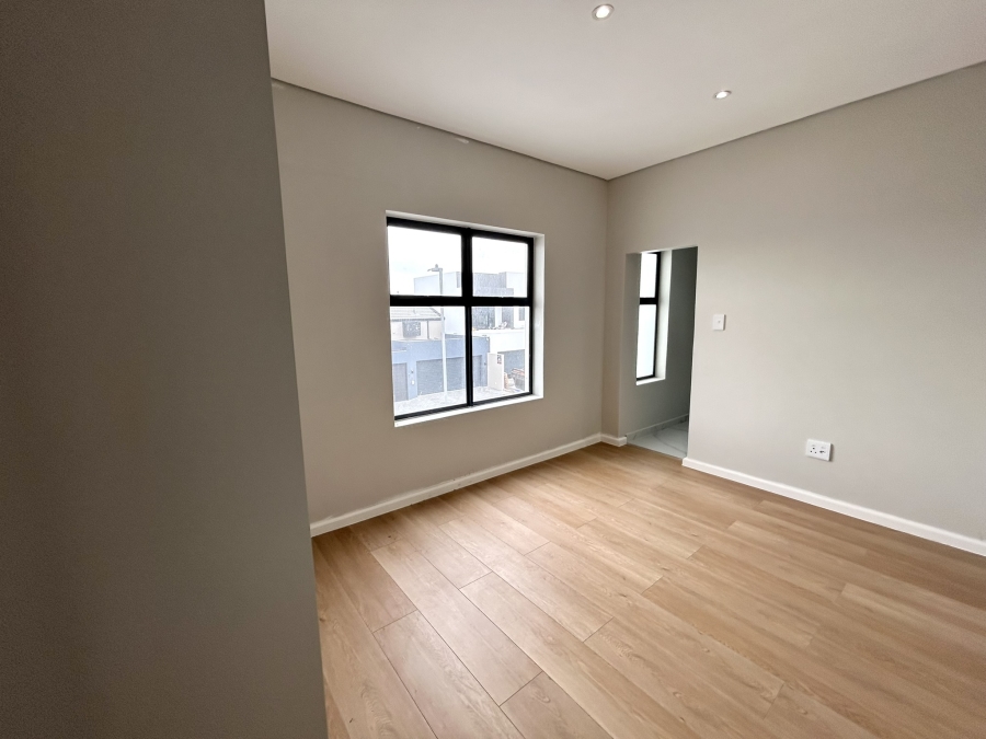 To Let 4 Bedroom Property for Rent in Sandown Western Cape